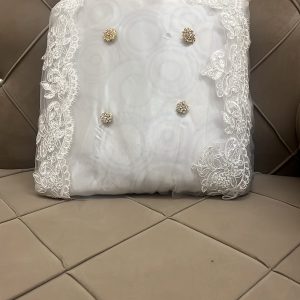 بروش دانتيل ووردات ذهبية
