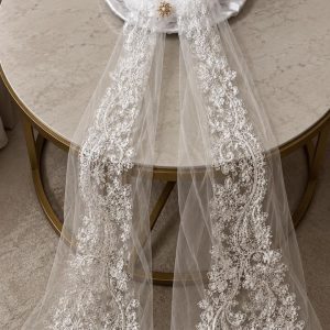 طرحة عروس أوف وايت بتطريز كثيف